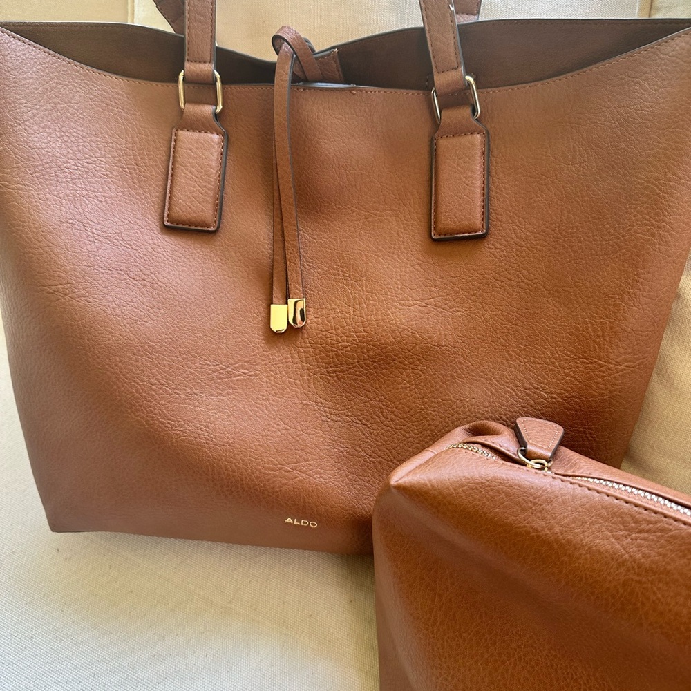 Aldo Brown Tote Bag with Minimalist Design - Picture 5 of 6